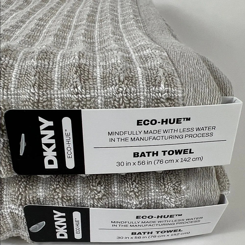 DKNY Eco-Hue Bath Towels Textured Tan White Checkered Soft Cotton Set of 2 NEW